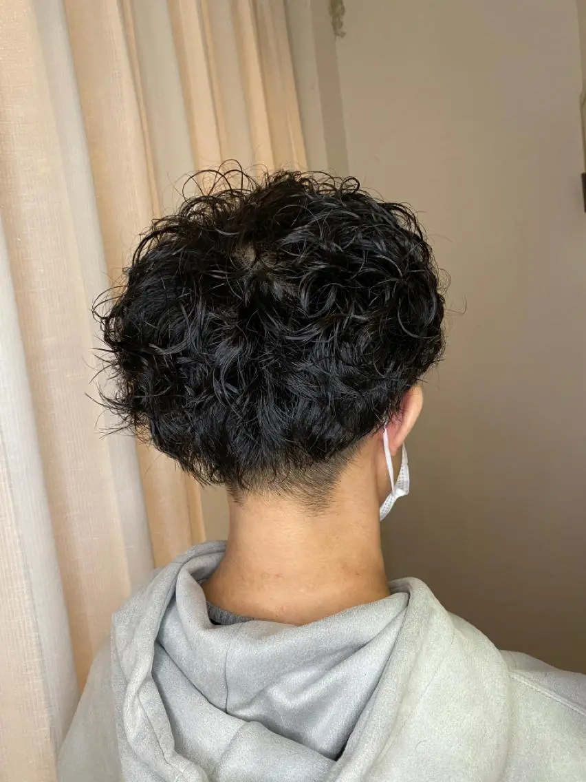 パーマ メンズ メンズパーマ メンズツイストパーマ スパイラルパーマ ツイストパーマ 🍑もも 🍑のヘアスタイル