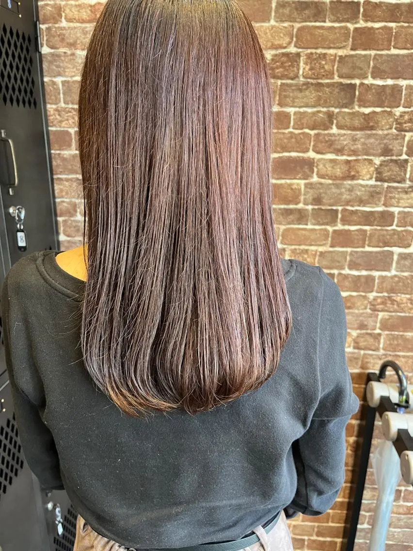 セミロング カラー パーマ ヘアアレンジ メンズ キッズ ネイル マツエク・マツパ アイブロウ メンズハイライト メンズパーマ セミロングパーマ ブラウンカラー ケアカラー 久木原 ゆりのヘアスタイル