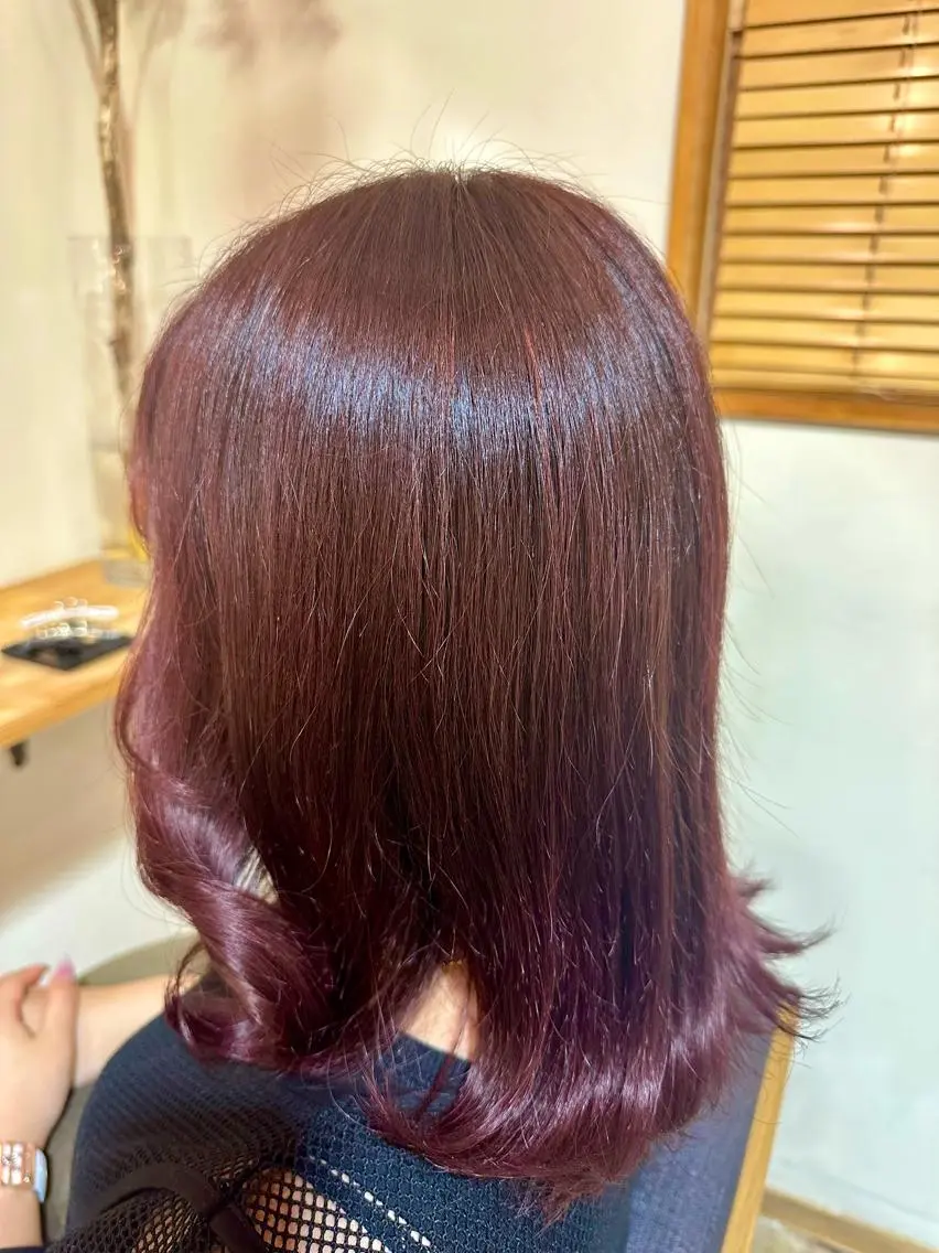 カラー ブリーチ カシス ブリーチなしカラー ピンクカラー 髙木 優花のヘアスタイル