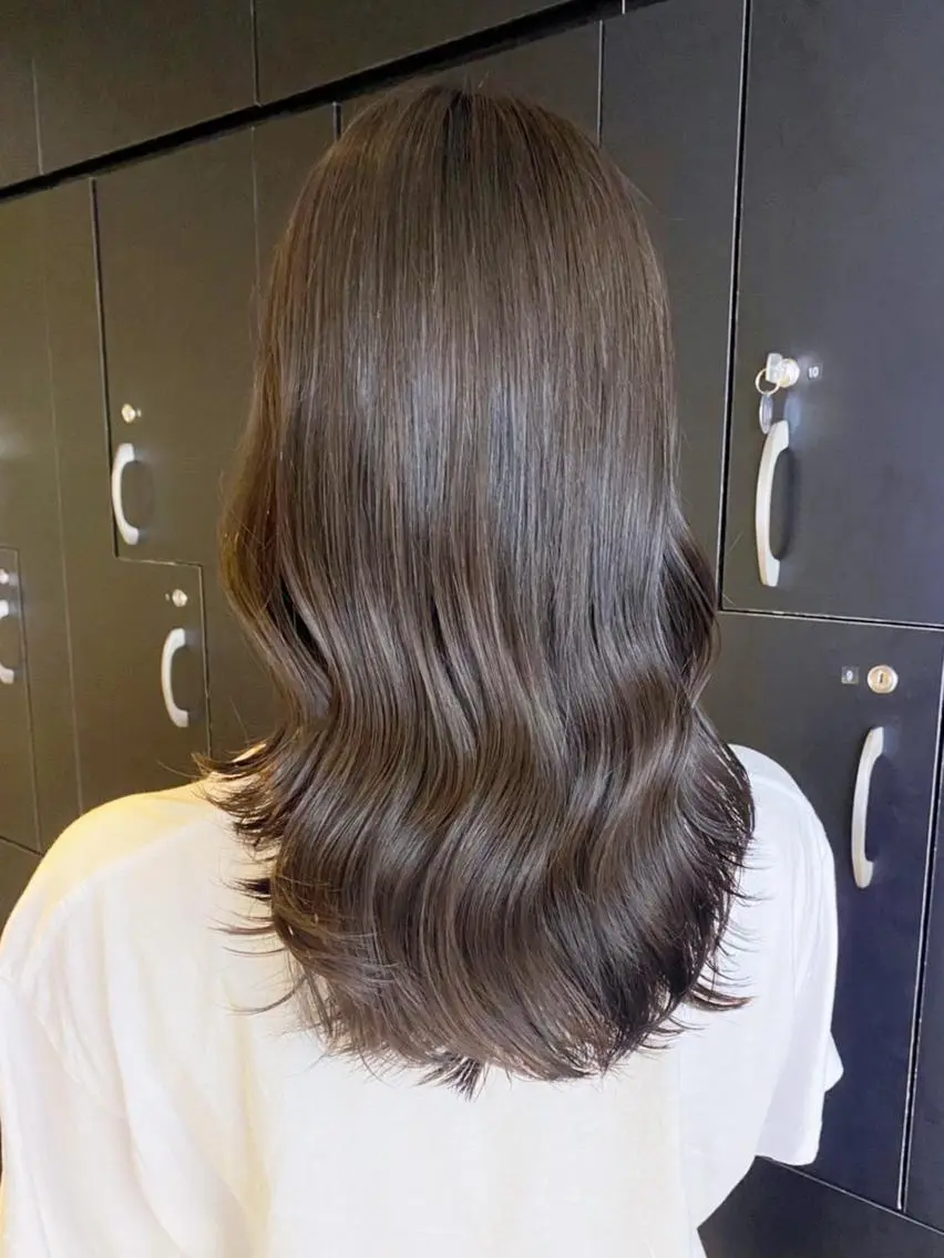 ミディアム パーマ カラー ヘアアレンジ ベージュカラー オリーブベージュ カット ITbyALBUM 松戸のヘアスタイル