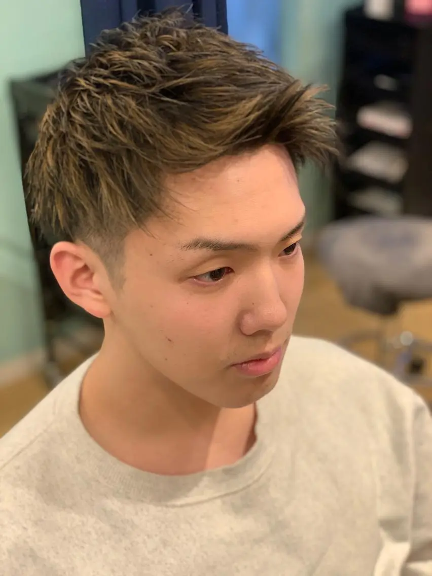 ショート カラー メンズ メンズハイライト ハイライトカラー ハイライト カット ヘアカラー トリートメント 🎱メンズフェード 特化HYOGA🎱のヘアスタイル