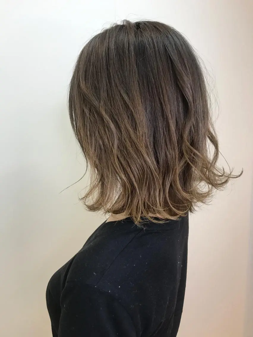 ミディアム カラー 湯浅 了一のヘアスタイル
