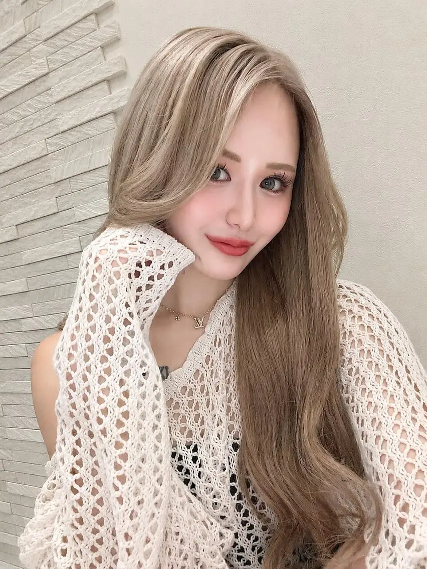 ロング ヘアアレンジ カラー シールエクステ 黒髪 ブリーチ デザインカラー ダブルカラー エクステ¥5000 LuciAカラーのヘアスタイル