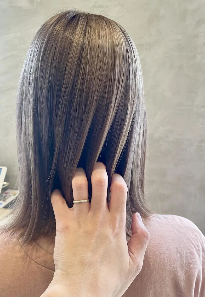 セミロング カット ヘアカラー 韓国レイヤーカット✨ 縮毛矯正　原田 優作のヘアスタイル