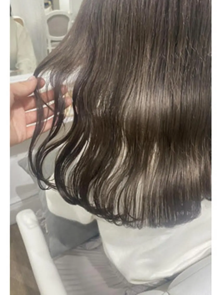 セミロング ヘアアレンジ パーマ カラー セミロングパーマ アディクシーカラー ベージュカラー ブリーチ ケアカラー カット ヘアカラー トリートメント ヘアケア特化型サロン newi 梅田のヘアスタイル