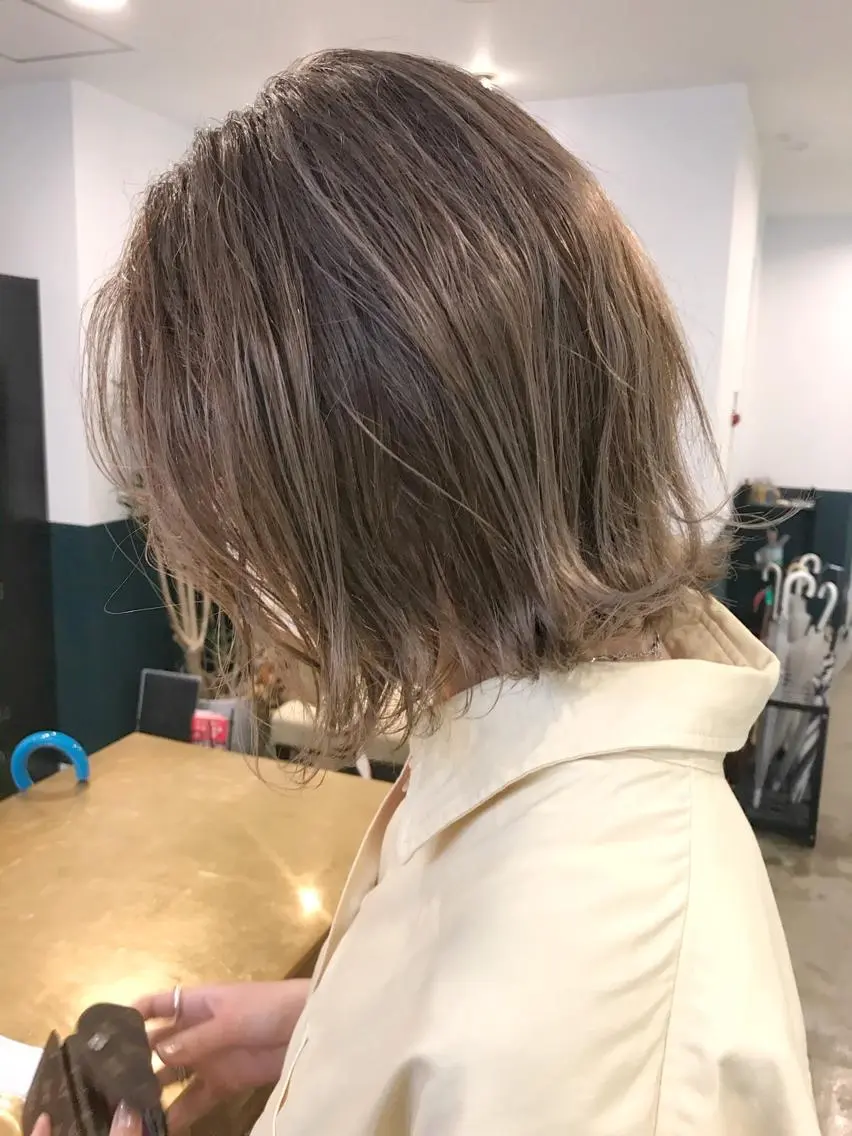 ミディアム ハイライト カット ヘアカラー カラーリスト菅野 竜矢🌈のヘアスタイル