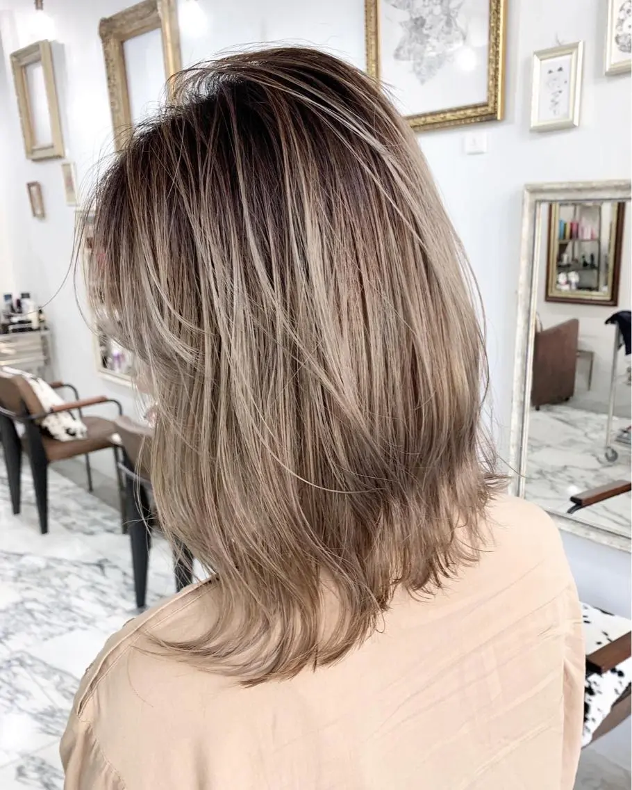 ミディアム カラー バレイヤージュ レイヤーカット エクステ（レミー毛） NINEのヘアスタイル