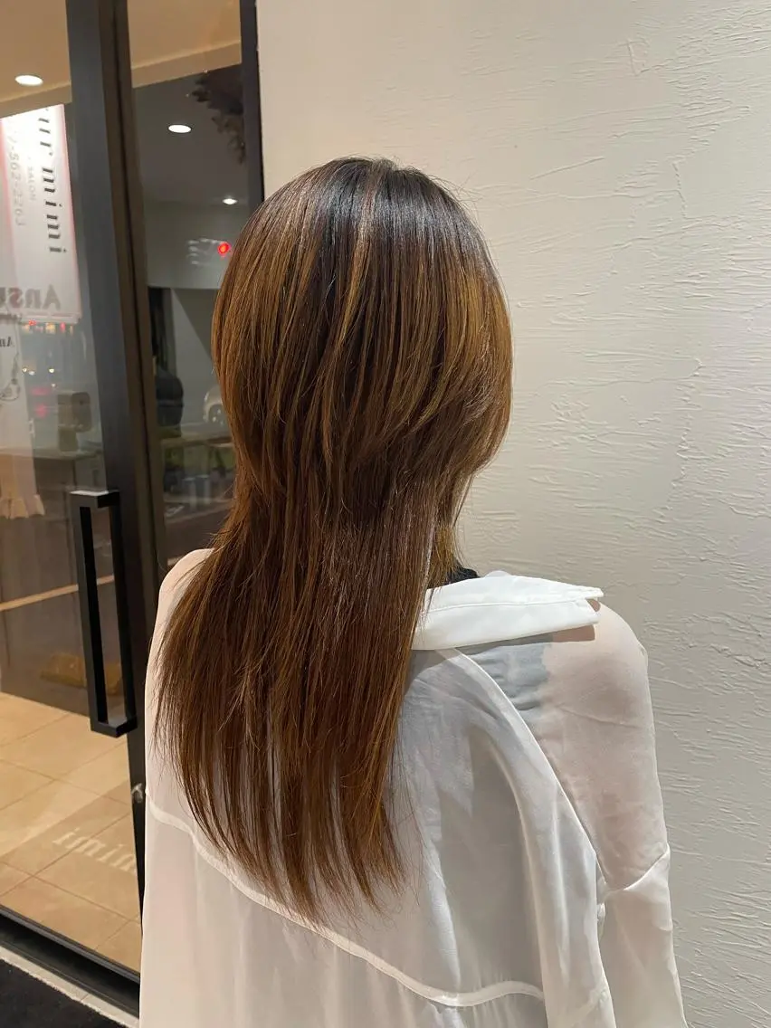 ロング ロング ウルフカット 守川 七海のヘアスタイル