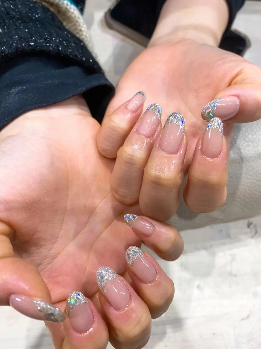 ネイル オーロラネイル フレンチネイル キラキラネイル シルバー 鶴橋wooone nail.rieのネイルデザイン