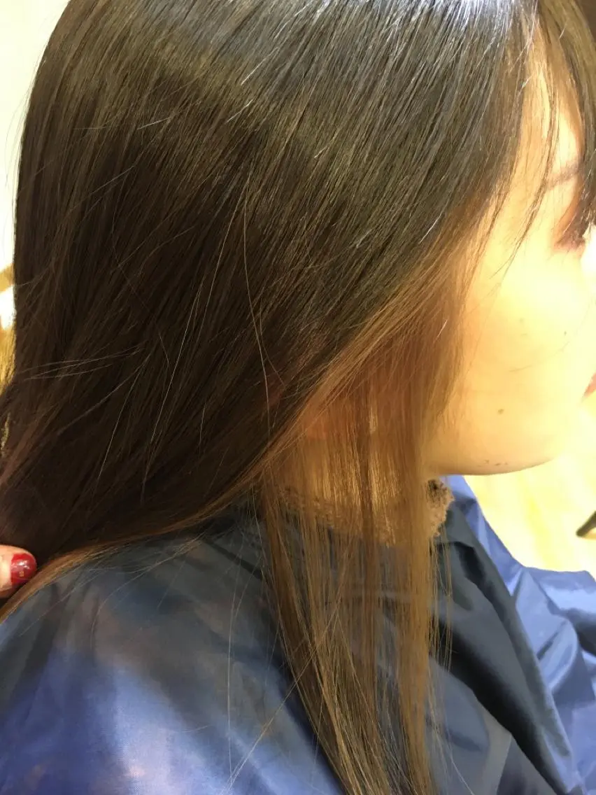 セミロング カラー ヘアカラー ルミ エールのヘアスタイル