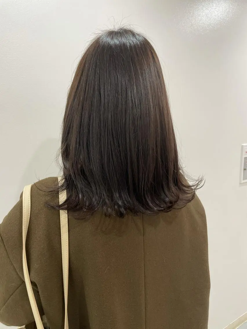 セミロング カラー akane .のヘアスタイル