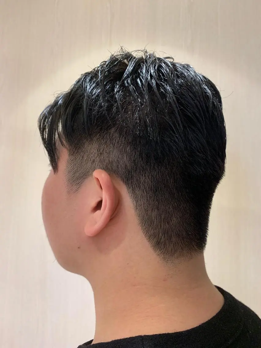 ショート メンズ カット 店長ハイトーンカラー 柞山史奈のヘアスタイル