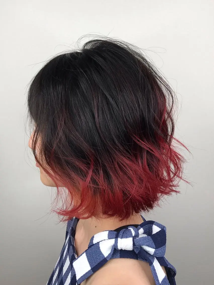 ショート カラー バレイヤージュ レッドカラー レイヤーカット インナーカラー/ ストレート/奥野洸也のヘアスタイル
