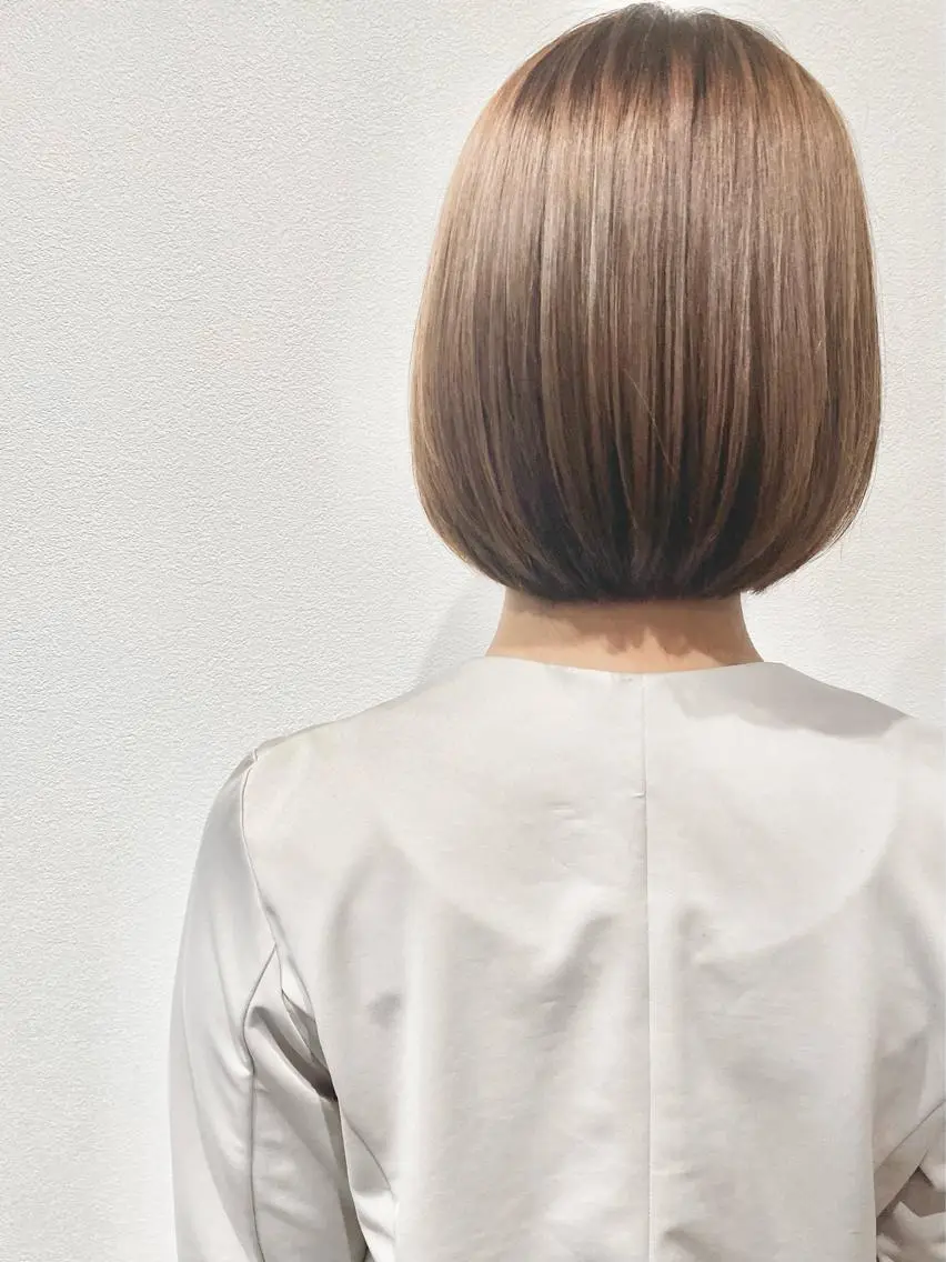 ミディアム カット ヘアカラー トリートメント MYRTLE TSUNODAのヘアスタイル