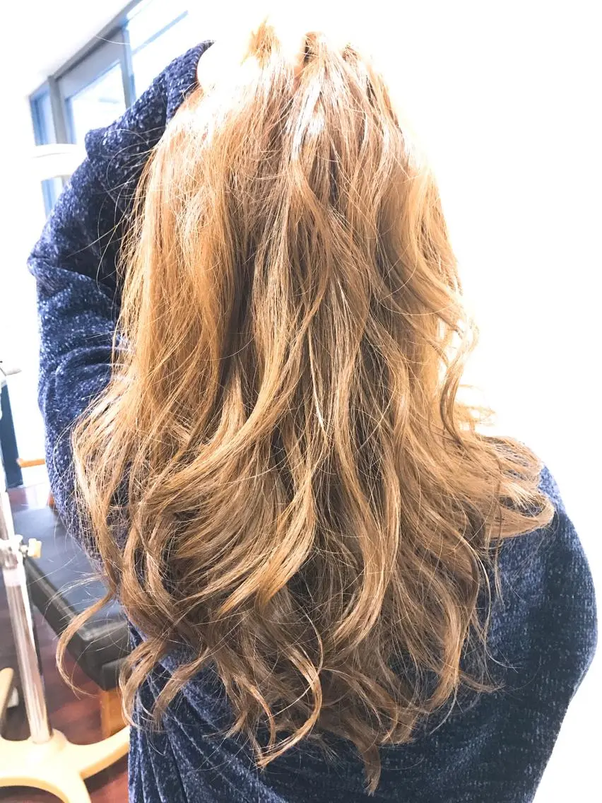 ロング カラー ヘアカラー トリートメント 前之園 ひかるのヘアスタイル