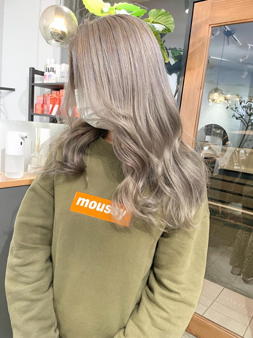 ロング 岸川 恭子のヘアスタイル