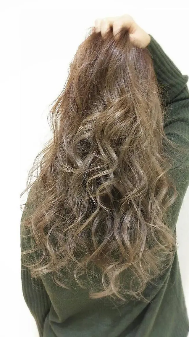 ロング カラー ヘアアレンジ アッシュ グラデーションカラー きむえり/髪質改善 /うねり広がり改善のヘアスタイル
