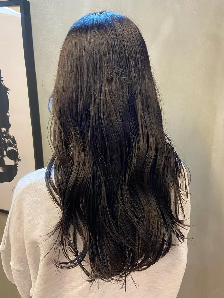 ロング カラー グレージュ ヘアカラー トリートメント mana/オリーブ /髪質改善/レイヤーのヘアスタイル