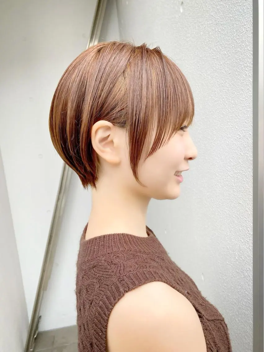 ショート カラー ベージュカラー ブリーチ ケアブリーチ ダブルカラー ハイライトカラー 中北篤志 ショートボブのヘアスタイル