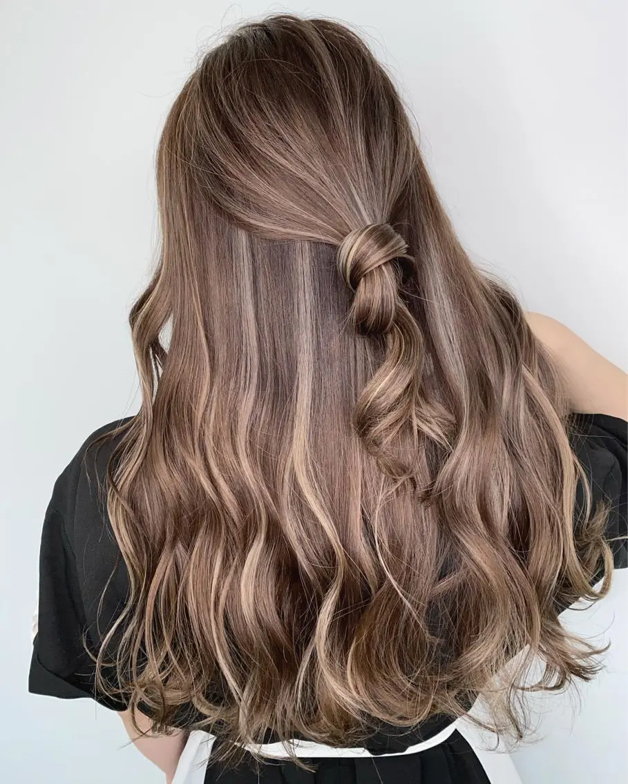 ロング 手島 カミラのヘアスタイル