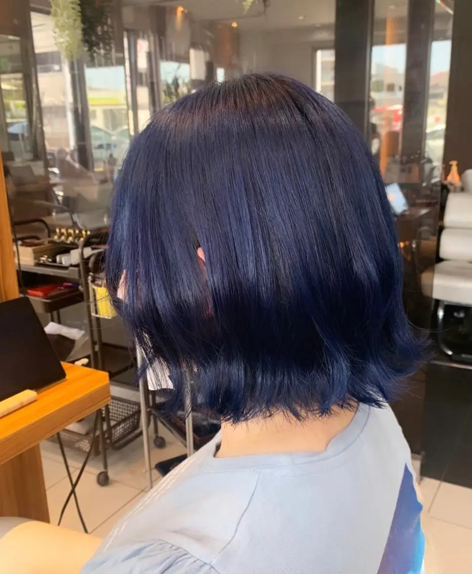 ミディアム カラー ブルーカラー ネイビーカラー 脱白髪染め美容師 竹内涼乃のヘアスタイル