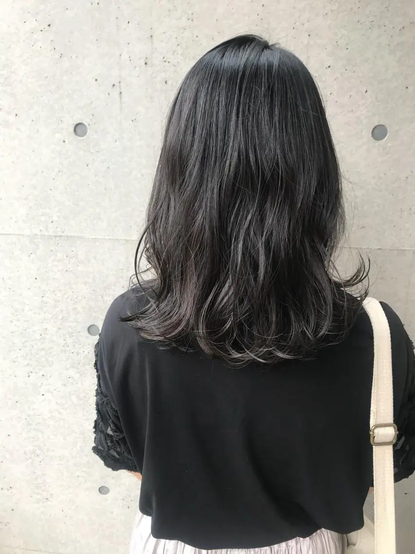 ミディアム カラー ヘアアレンジ アッシュ ブリーチ イルミナカラー ブリーチなしカラー Satsuki ✂︎♡のヘアスタイル