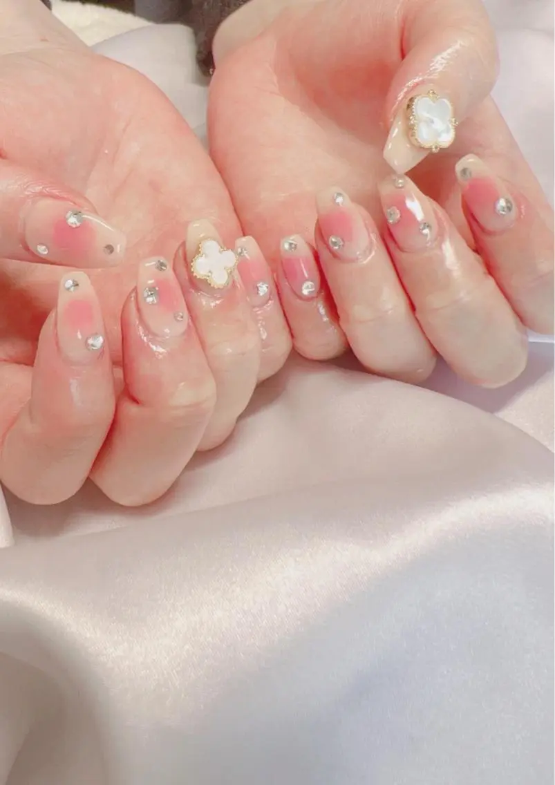 ネイル オーロラネイル フットネイル フレンチネイル ジェルネイル 韓国ネイル ハンドネイル ハンドケア 【ENサロン】 Rei🎀Nailのネイルデザイン