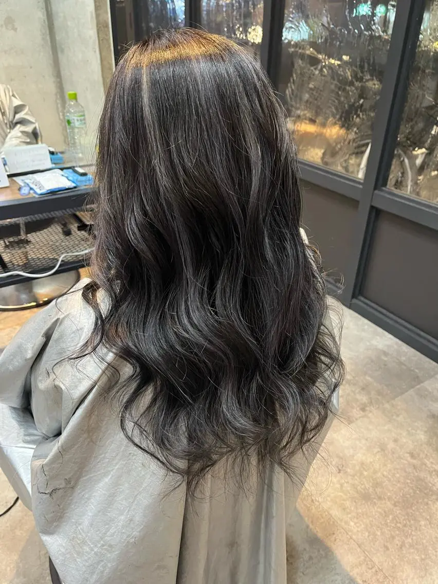 ロング ハイライト カット ヘアカラー トリートメント 山本 みきのヘアスタイル