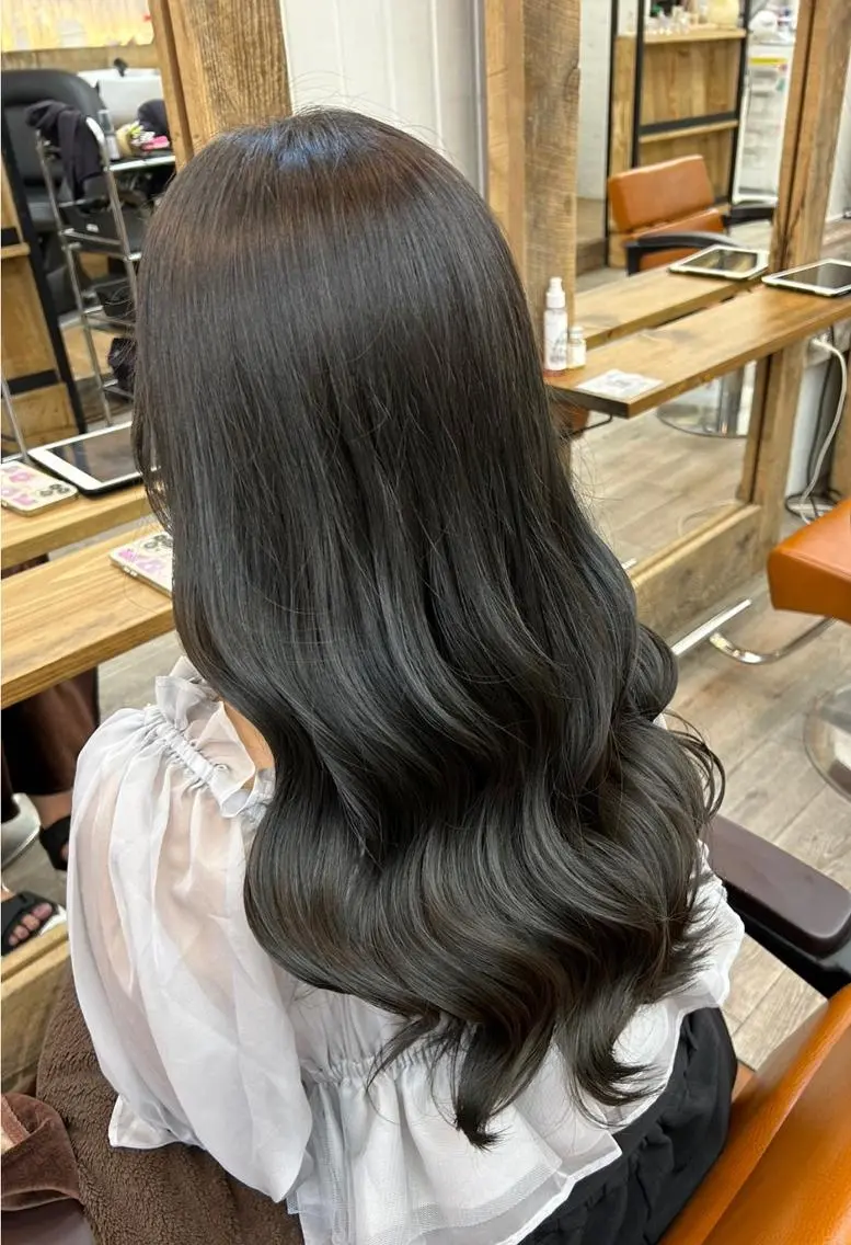 ロング カラー アディクシーカラー ブリーチ 透明感カラー グレージュ イルミナカラー カット ヘアカラー トリートメント N° anfeel 渋谷🪞🫧のヘアスタイル