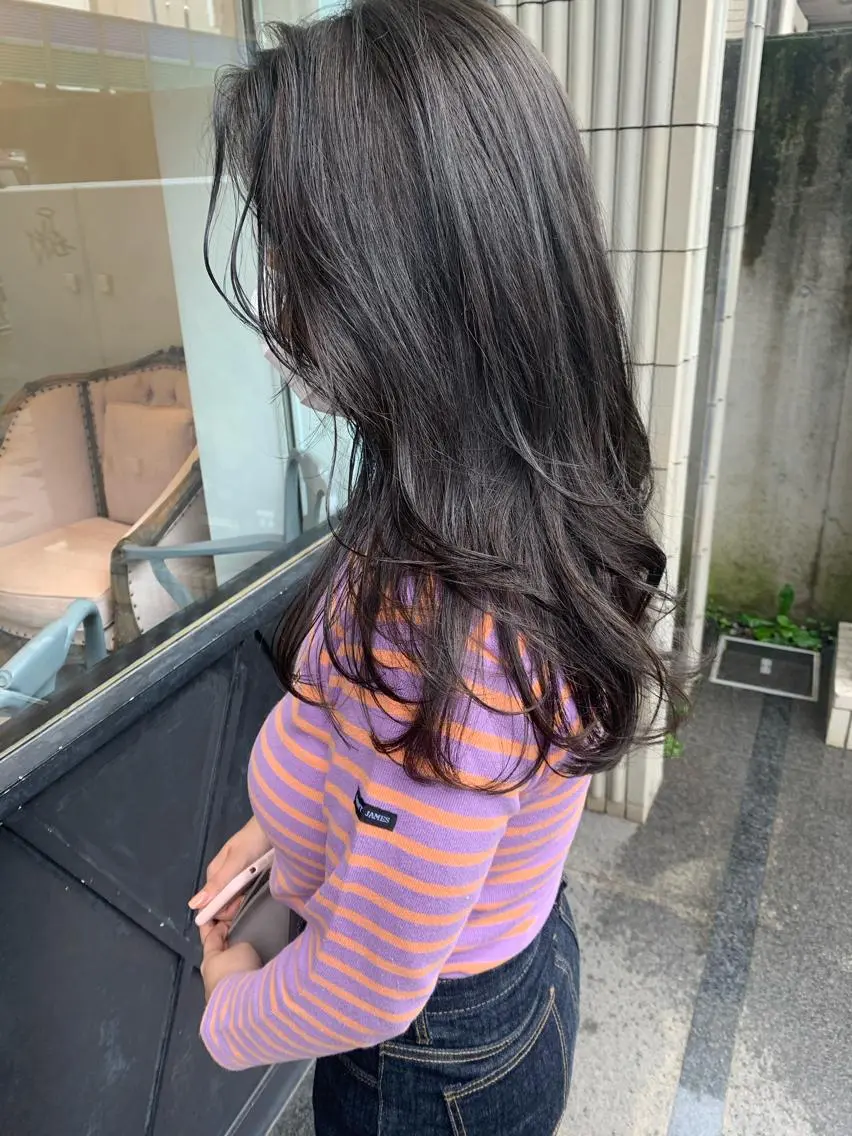 ロング カラー SAKINO ベージュカラーのヘアスタイル