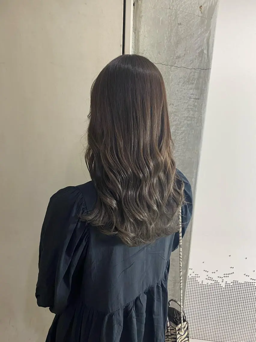 セミロング カラー ハイライトカラー ハイライト 清村 和音のヘアスタイル
