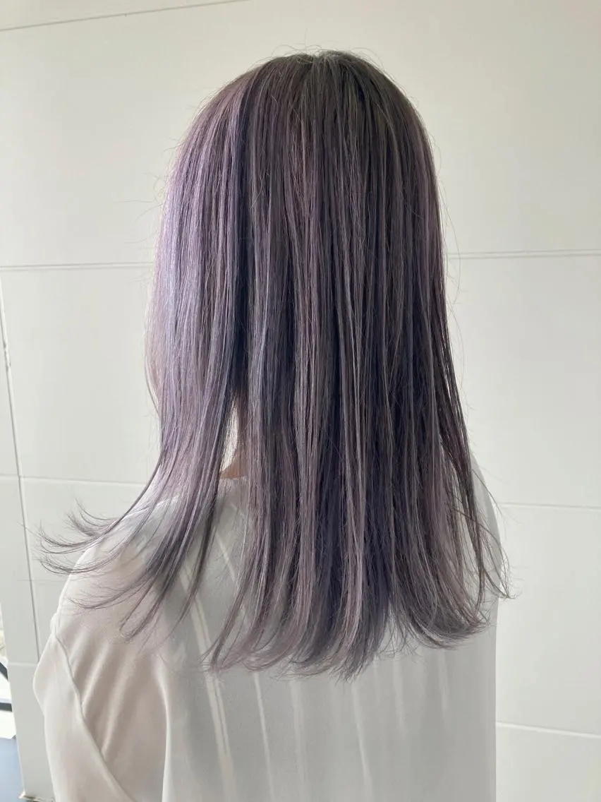セミロング タカツド ユウキのヘアスタイル
