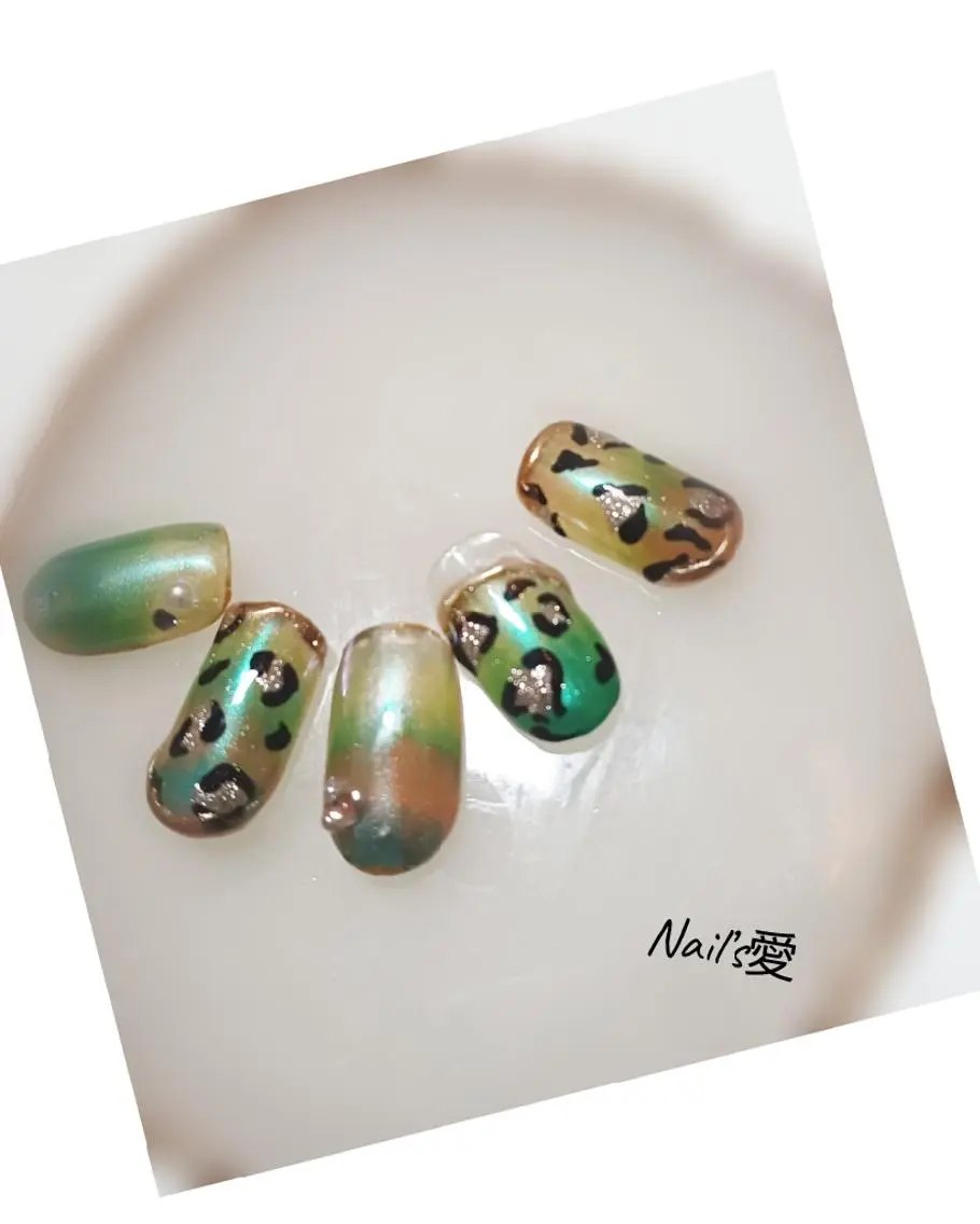 ネイル アニマル柄 冬ネイル クリスマス プライベートサロン Nail’s愛のネイルデザイン