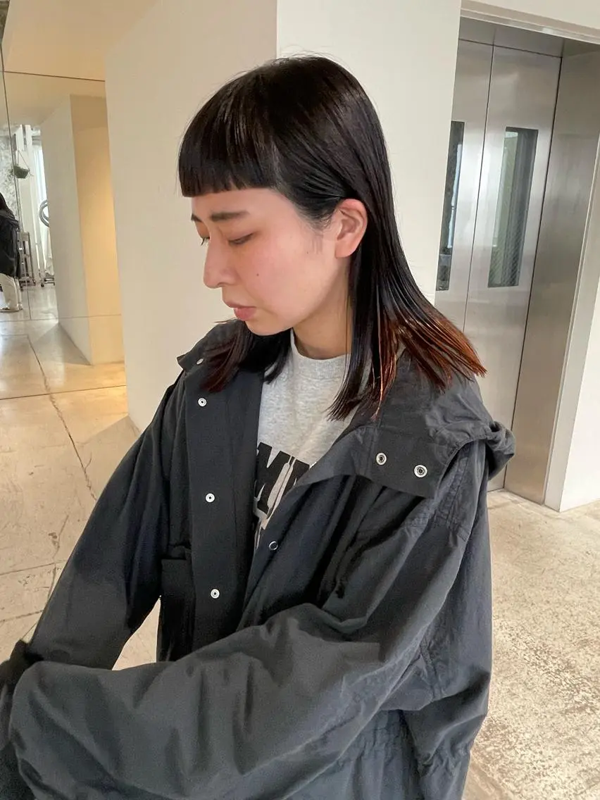 ミディアム カラー oma 袮次金 鈴香のヘアスタイル