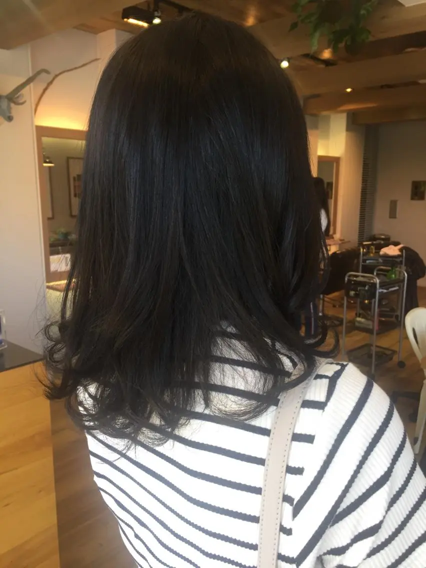セミロング カラー アッシュ ツキダテ ユイのヘアスタイル