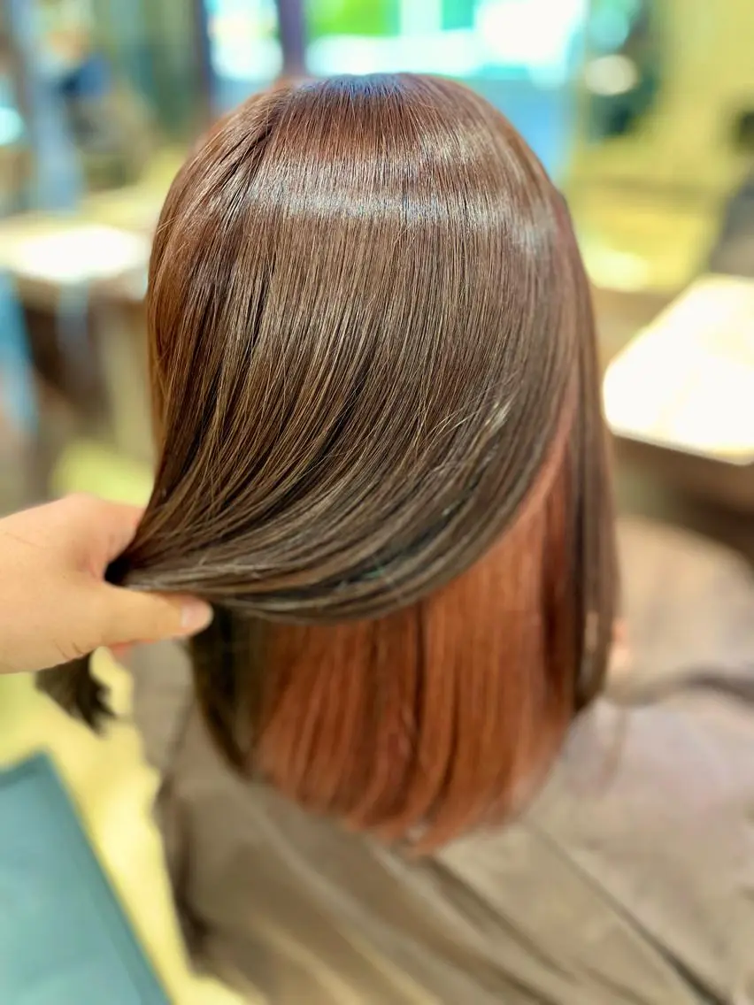 ミディアム カラー インナーカラー オレンジ 嶌田 沙紀のヘアスタイル