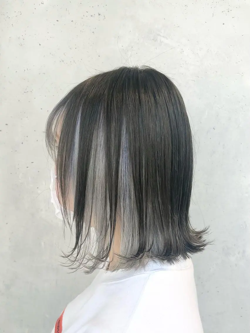 ショート カラー ヘアアレンジ インナーカラー シルバー ホワイトシルバー ボブ ヘアカラー トリートメント インナーカラー屋さん 🫧伊藤拓実のヘアスタイル