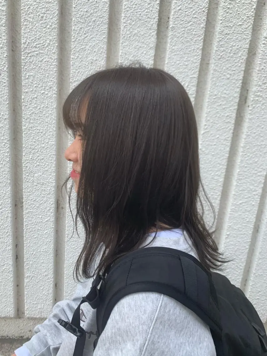 セミロング カラー 透明感カラー ダークグレー ダークグレージュ グレージュ 🤍似合わせパーマ 奥田沙耶🫧のヘアスタイル