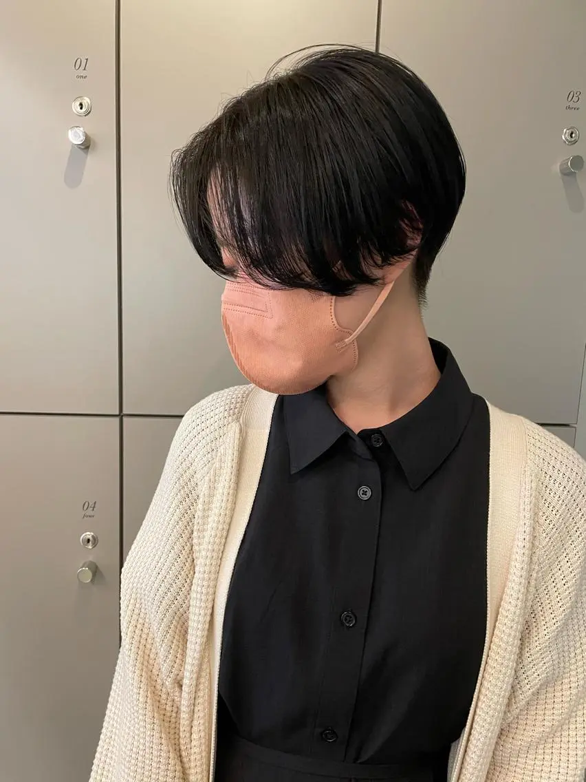 ショート 切りっぱなしボブ ショートボブ 丸みショート ミストバング ボブ カット ヘアカラー トリートメント モテ髪/ボブ/ショー ト/アダチフウトのヘアスタイル
