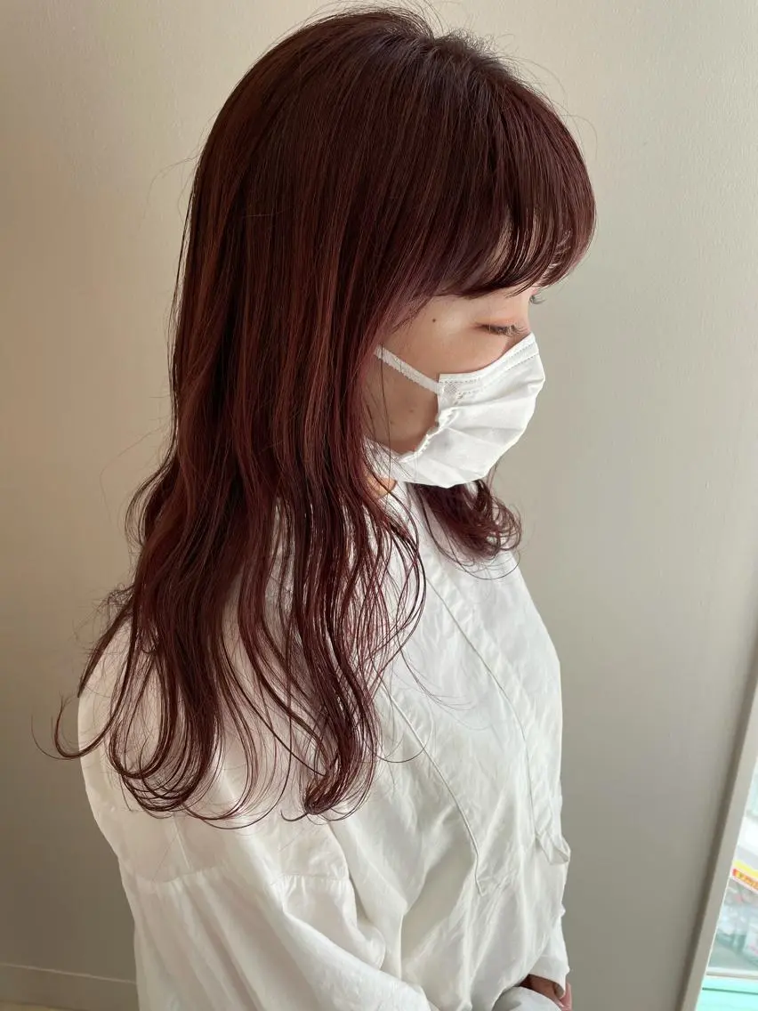 ロング カラー ヘアカラー トリートメント 顔まわりカット✄ ベージュカラー🧸のヘアスタイル