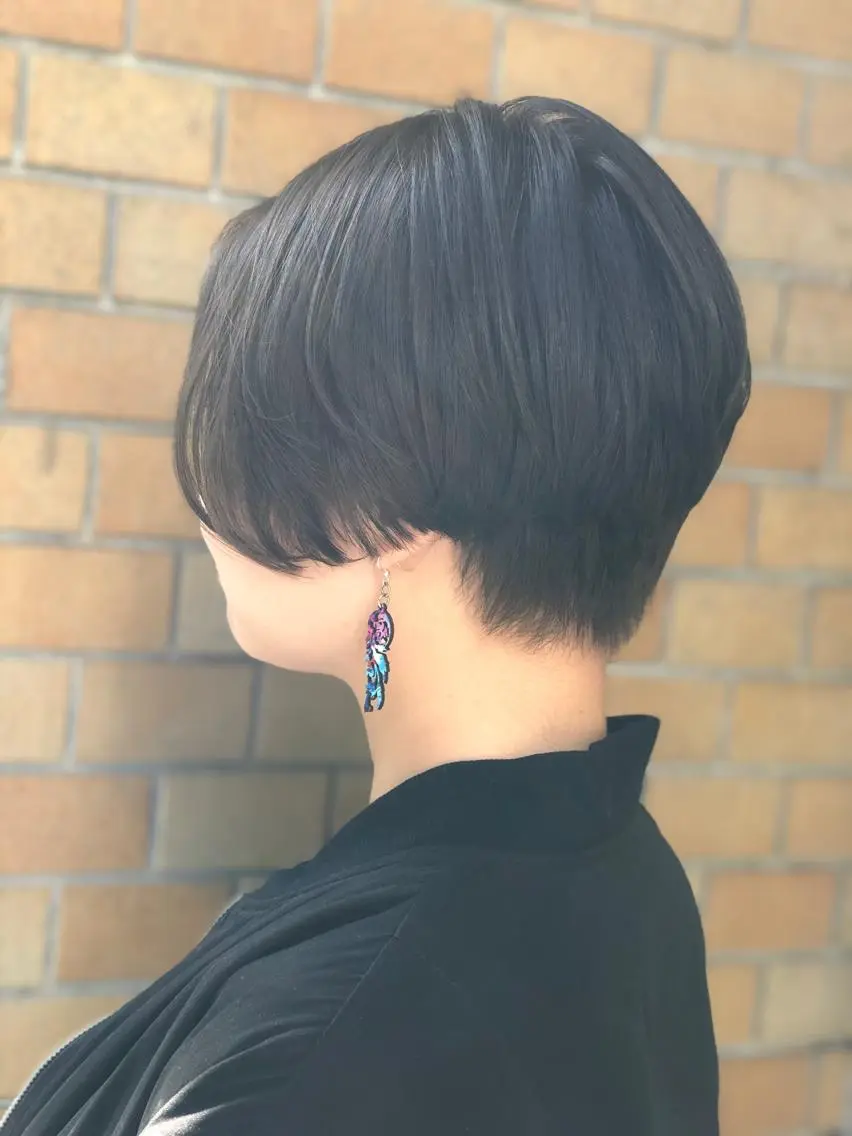 ショート カラー ハンサムショート アッシュ アッシュグレー アッシュグレージュ グレージュ カット ヘアカラー トリートメント 及川 祐輔のヘアスタイル