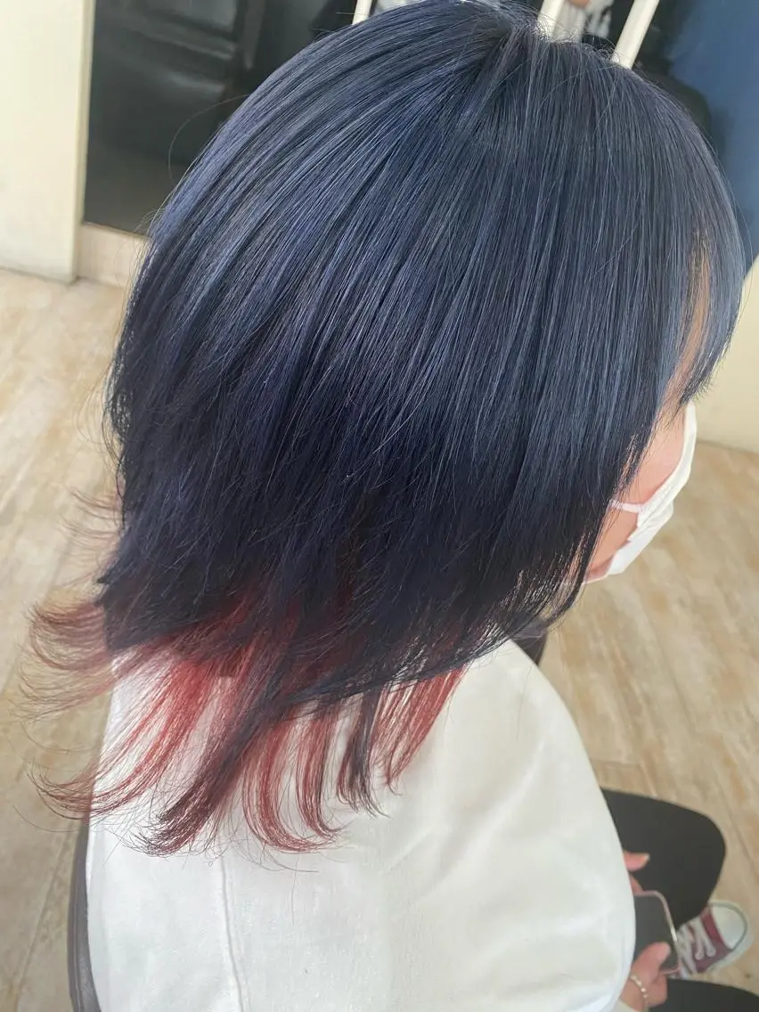 カラー ブルーカラー レッドカラー ツートーンカラー Agu 清尾 浩昭のヘアスタイル