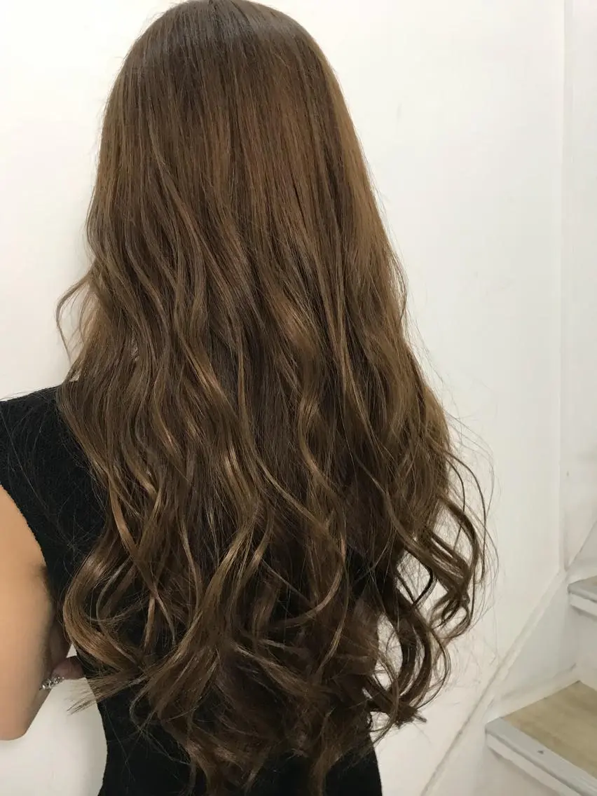 ロング カラー ヘアカラー レイヤーカット 西村あきやのヘアスタイル