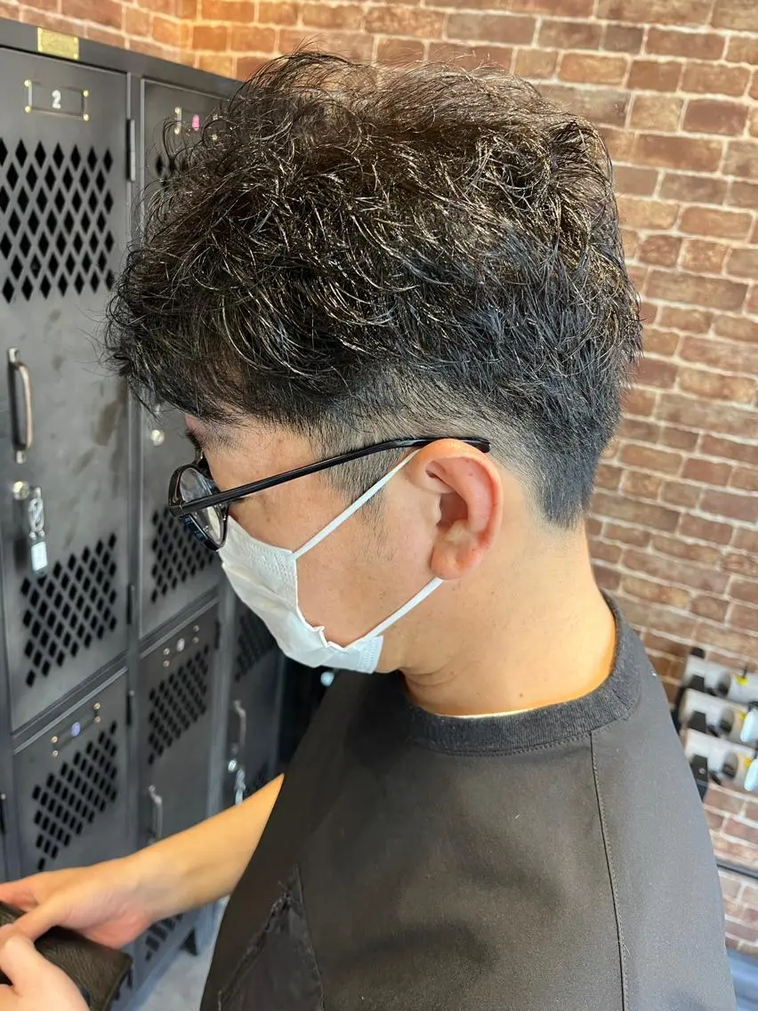 ショート メンズ メンズパーマ ケアカラー ピンクブラウン 外国人風カラー ショートヘア 久木原 ゆりのヘアスタイル