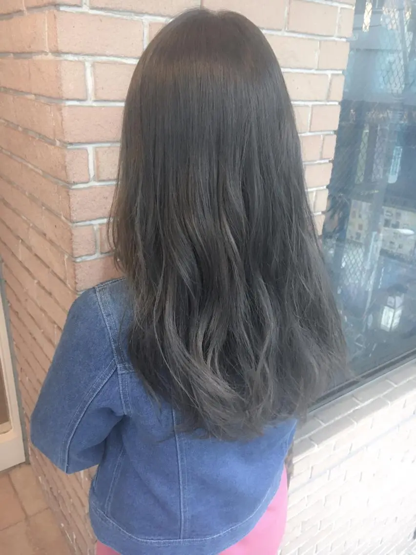 ロング カラー ダークグレー ダブルカラー 北條 優輝のヘアスタイル