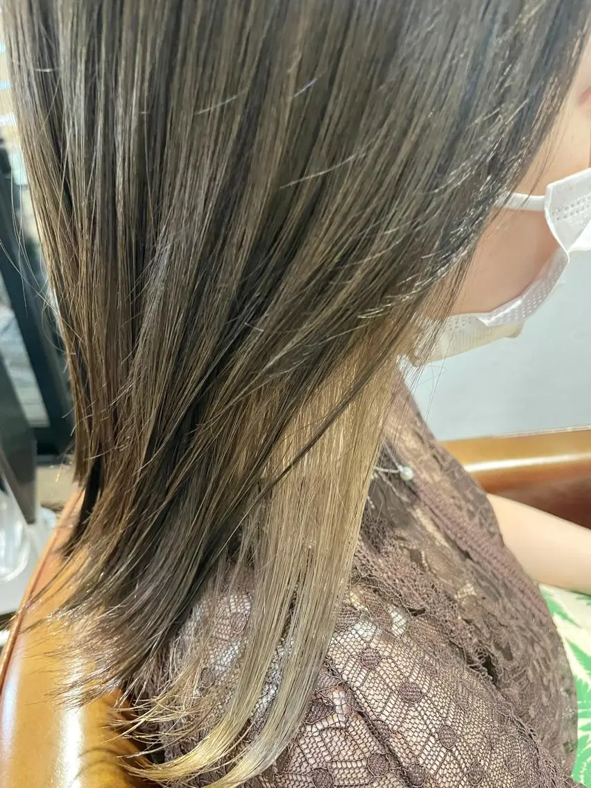 ミディアム カラー イヤリングカラー 梅田美容室 高山アヤのヘアスタイル