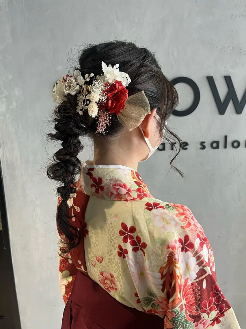 セミロング カラー パーマ ヘアアレンジ 成人式 ポニーテール 結婚式・ブライダル 卒業式のヘアスタイル ヘアセット yukimi .のヘアスタイル