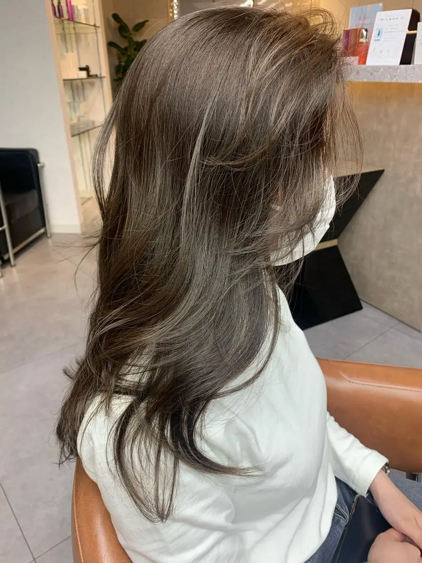ロング カラー ヘアアレンジ 顔まわりレイヤー 韓国風ヘア レイヤーカット 心斎橋🤍韓国風🤍 Mamiのヘアスタイル
