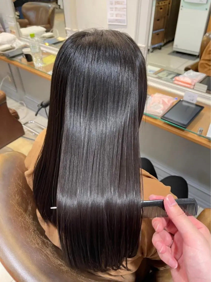 セミロング 髪質改善 縮毛矯正 トリートメント lomalia moekaのヘアスタイル