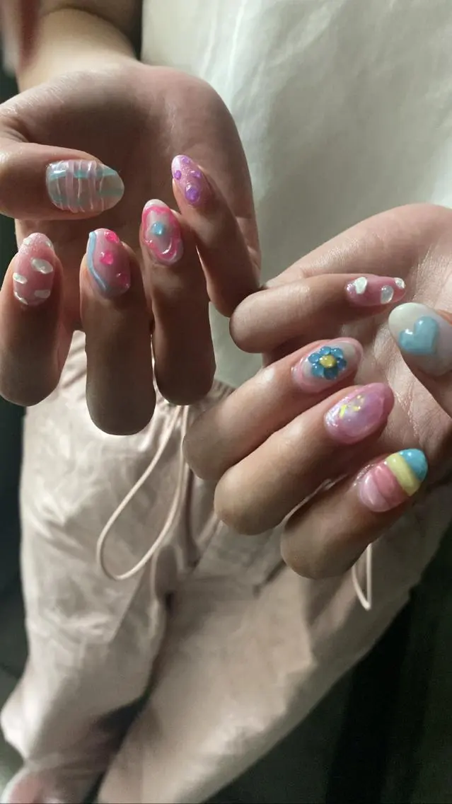 ショート カラー ネイル tetty nailsalonのネイルデザイン